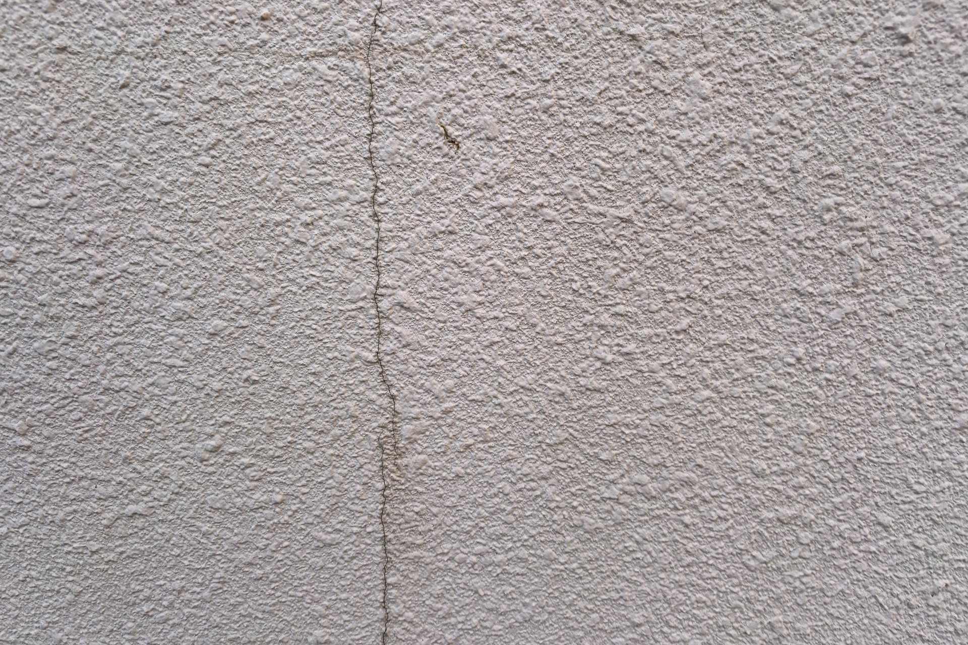 外壁のひび割れ